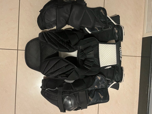 Goalie Chest Protector - CCM Axis 2 sr small - photo 3