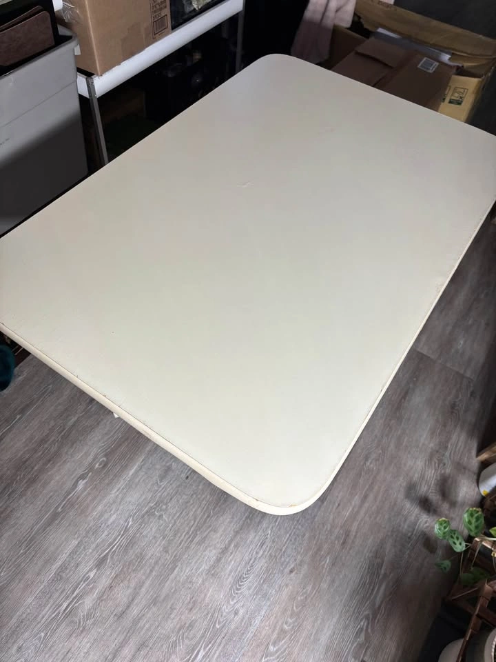 White 24x36 rectangle table - photo 2