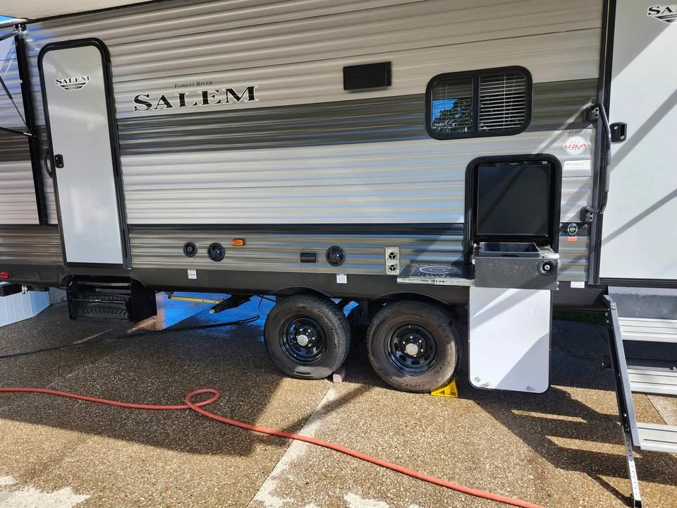 2019 Salem Forest River 26DBUD Travel Trailer - photo 2