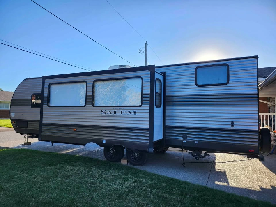 2019 Salem Forest River 26DBUD Travel Trailer - photo 3