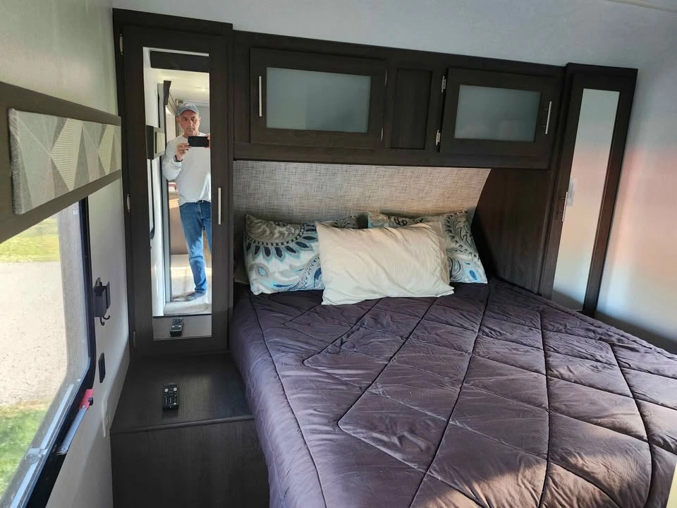 2019 Salem Forest River 26DBUD Travel Trailer - photo 4