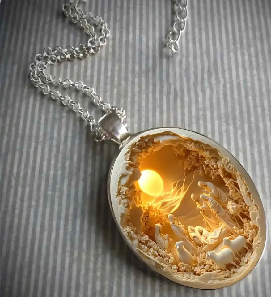 Exquisite Glass Birth of Jesus Manger Necklace - photo 2