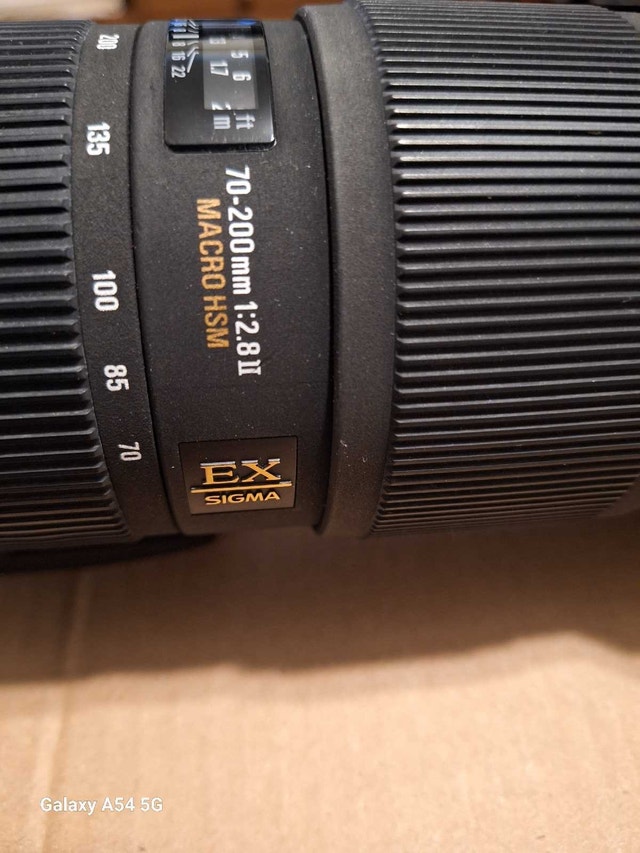 Sigma 70-200mm 1:2.8 Lens for Canon - photo 2