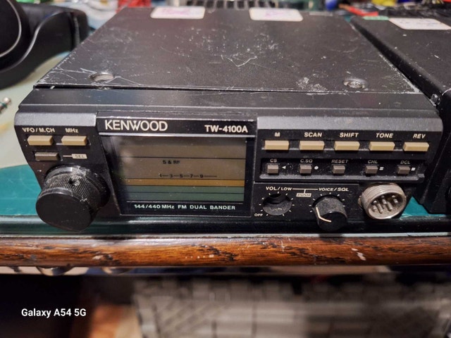 Kenwood TW-4100A 2m Transceiver - photo 2