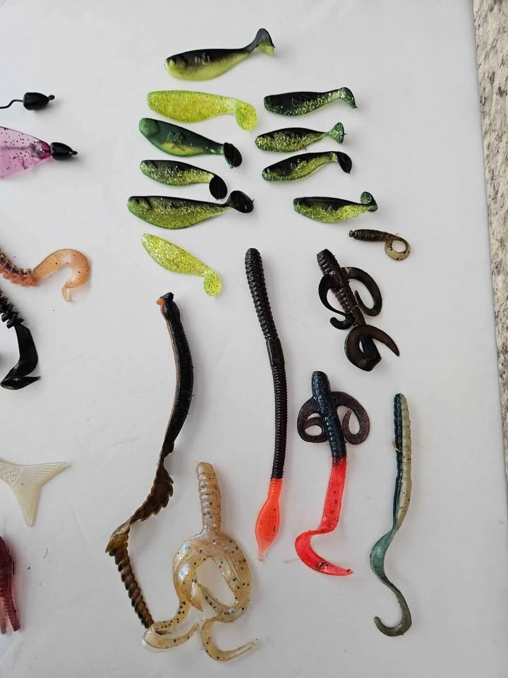 Assorted Pre-hooked Soft Bait and Non Hooked Soft Bait - price f - photo 4