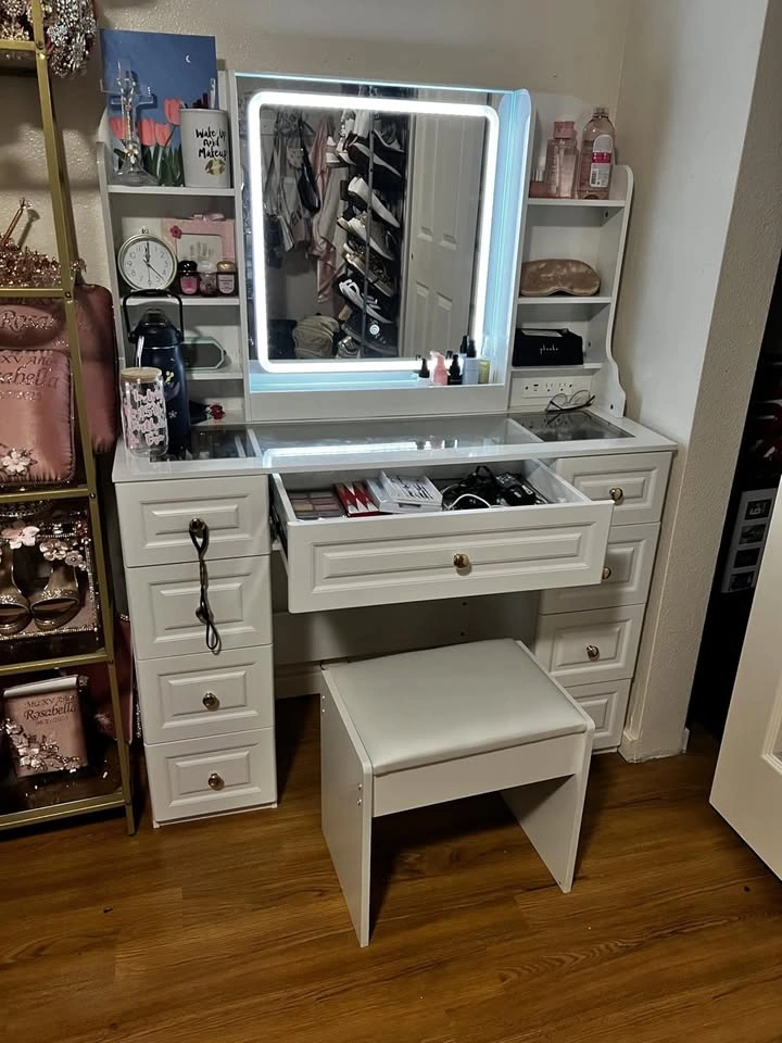 Luxury makeup vanity - photo 2