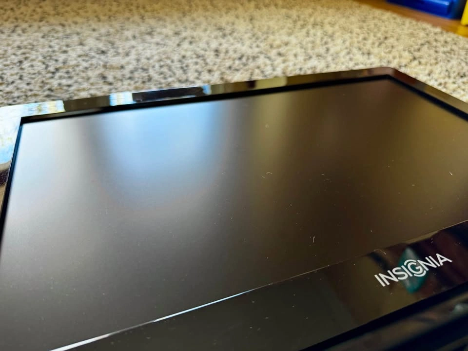 Insignia 19” TV - photo 5