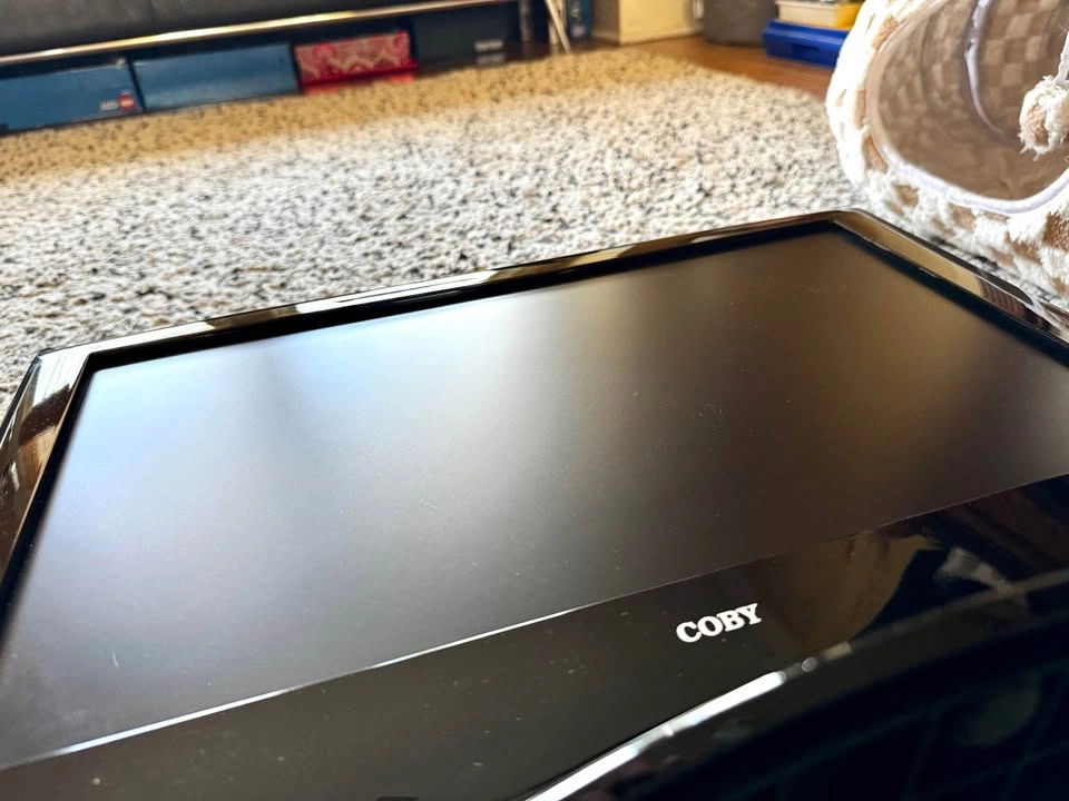 Cody 19” LCD TV - excellent condition - photo 3