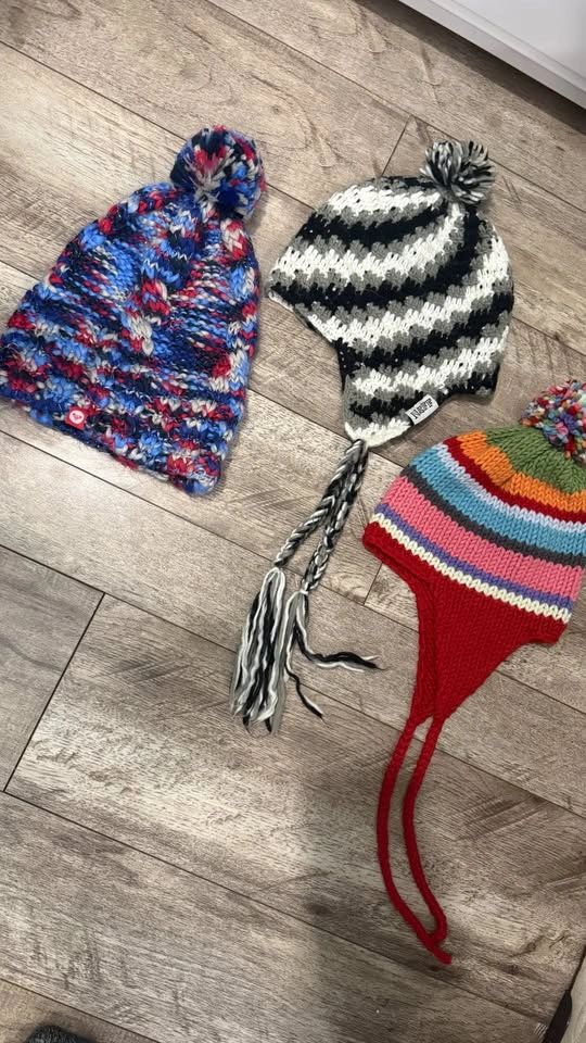Winter Wear: Beanies, Scarf & Socks - photo 2