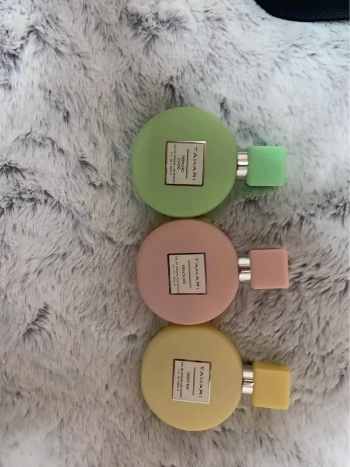 Tahari purse and perfume! - photo 3