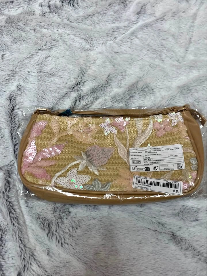 Sequence purse