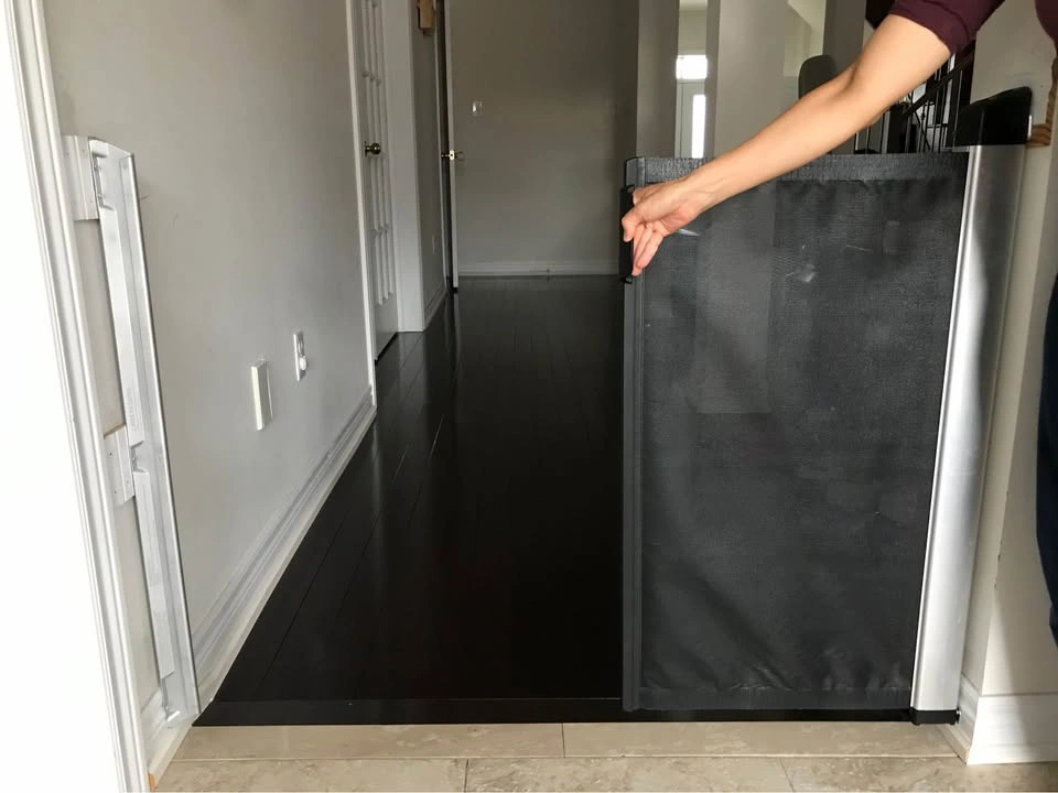 Kiddyguard Avant - Retractable Children Gate - photo 3
