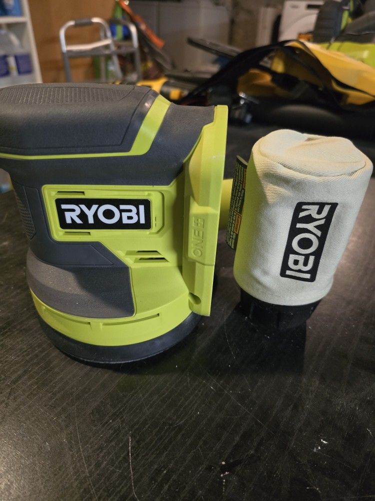 Ryobi 18V Cordless 5 in. Random Orbit Sander (Tool Only)