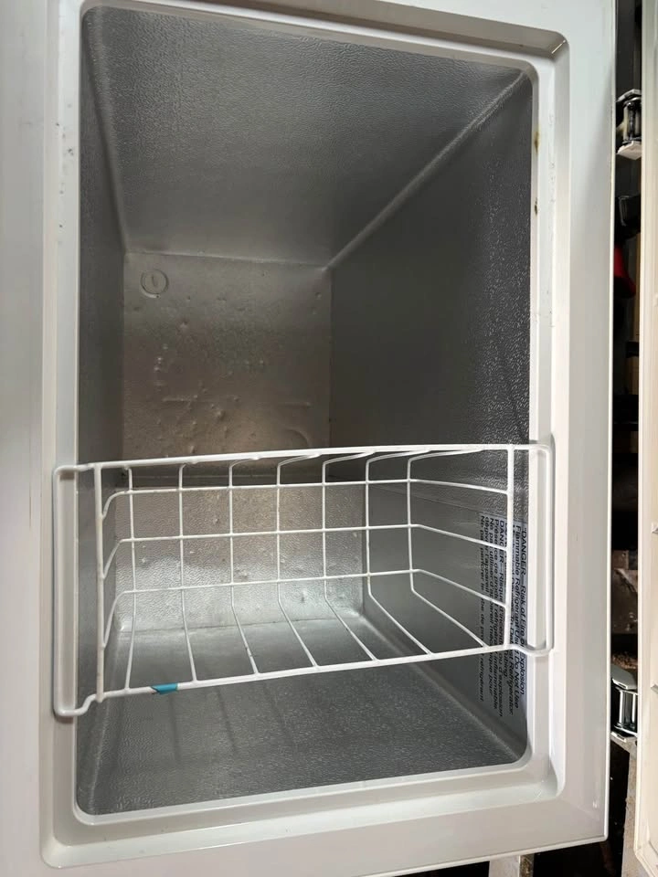 Arctic King Chest Freezer - photo 3