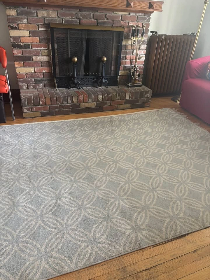 Light blue/grey area rug - photo 2