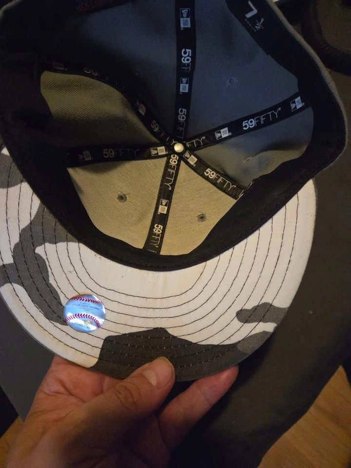 New Era 59FIFTY New York Yankees Fitted Hat - Size 7 1/4 - photo 2