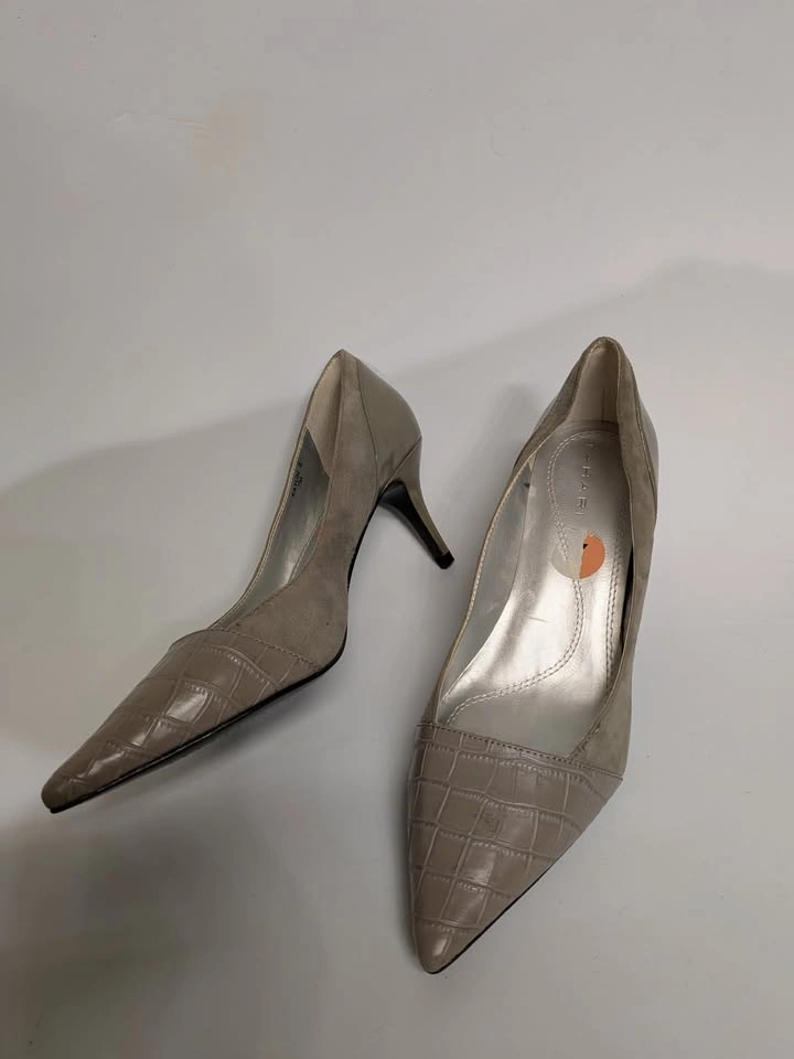 Tahari Raylin II Grey Leather and Suede Heels - photo 2