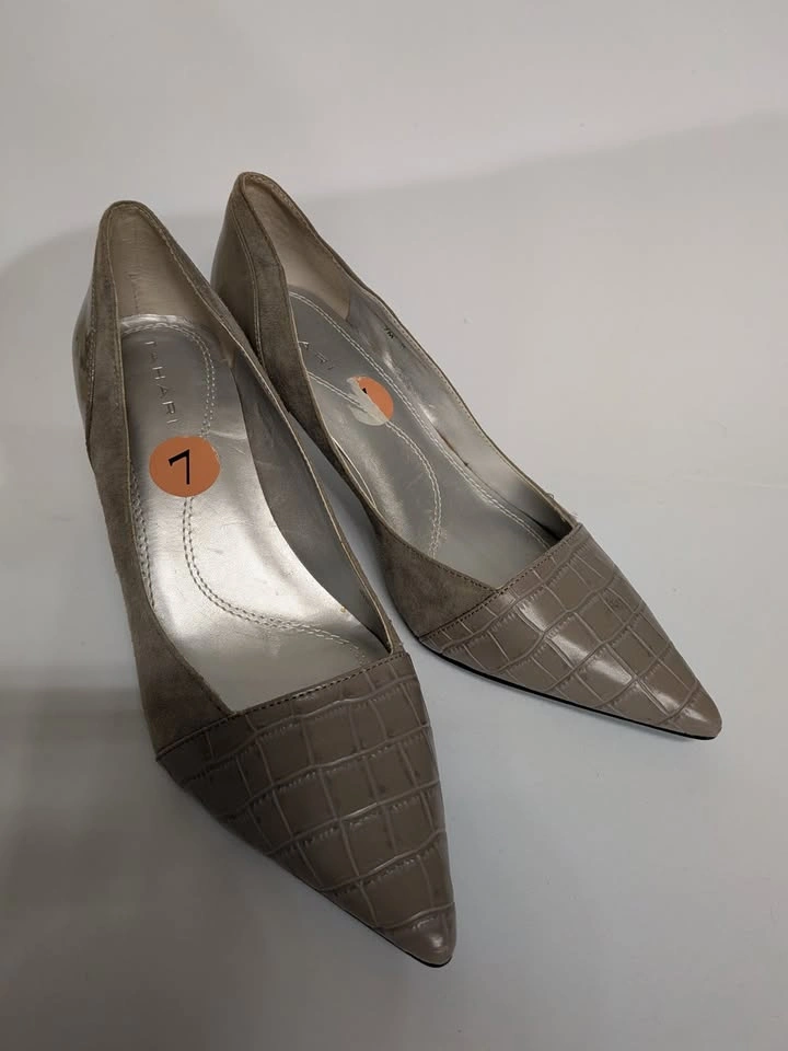 Tahari Raylin II Grey Leather and Suede Heels - photo 4
