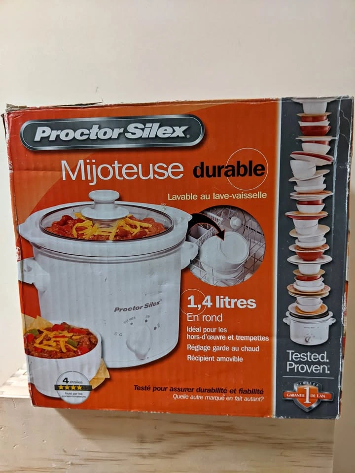 Portable 1.5 Quart Slow Cooker (White)