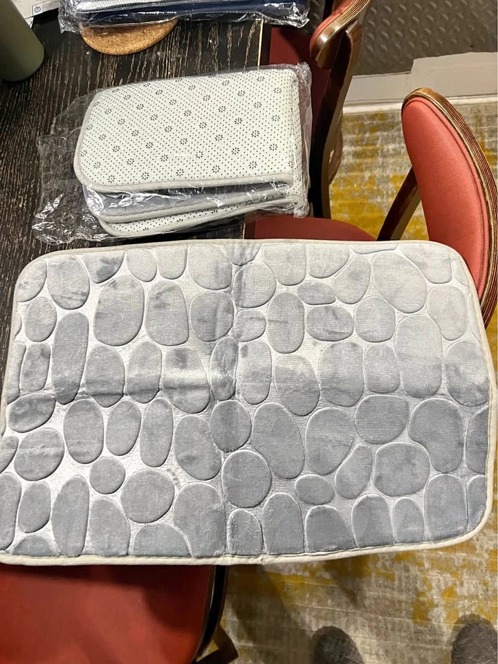 New Memory Foam Bath Mat, Non-Slip Floor Mats $9 Each (15”x24”)