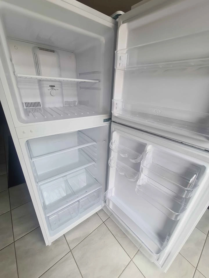 Vissani 10.1 cu. ft. Refrigerator - photo 4