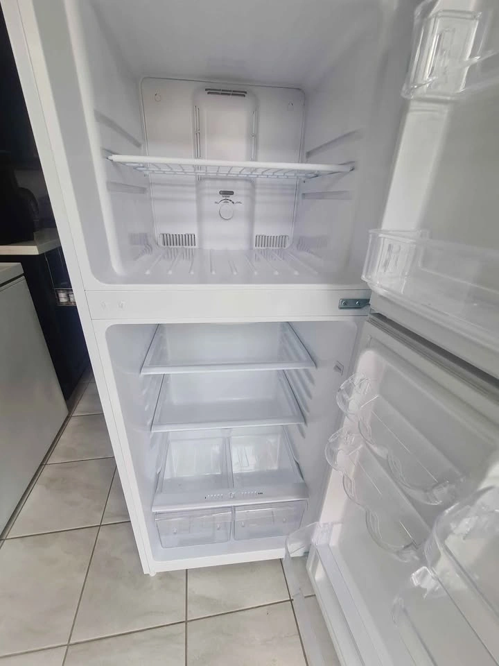 Vissani 10.1 cu. ft. Refrigerator - photo 5