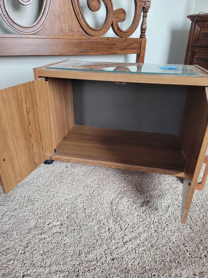 Small entertainment center/cabinet - photo 2