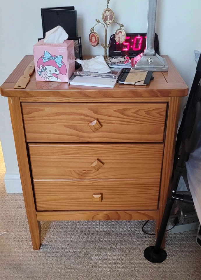 Pine dresser with 2 matching night stands - photo 2