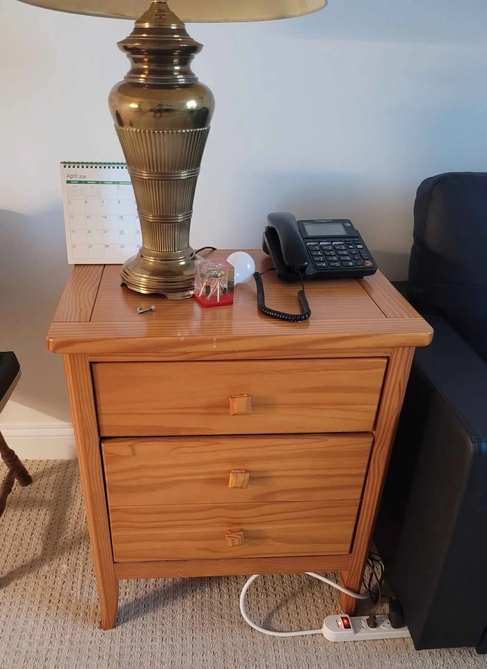 Pine dresser with 2 matching night stands - photo 3