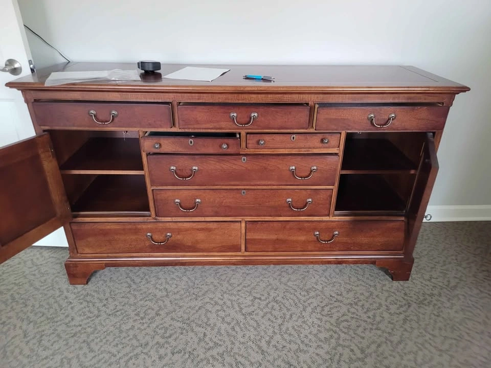 Large Stanley Dresser - Solid Wood, Lock & Key - photo 2