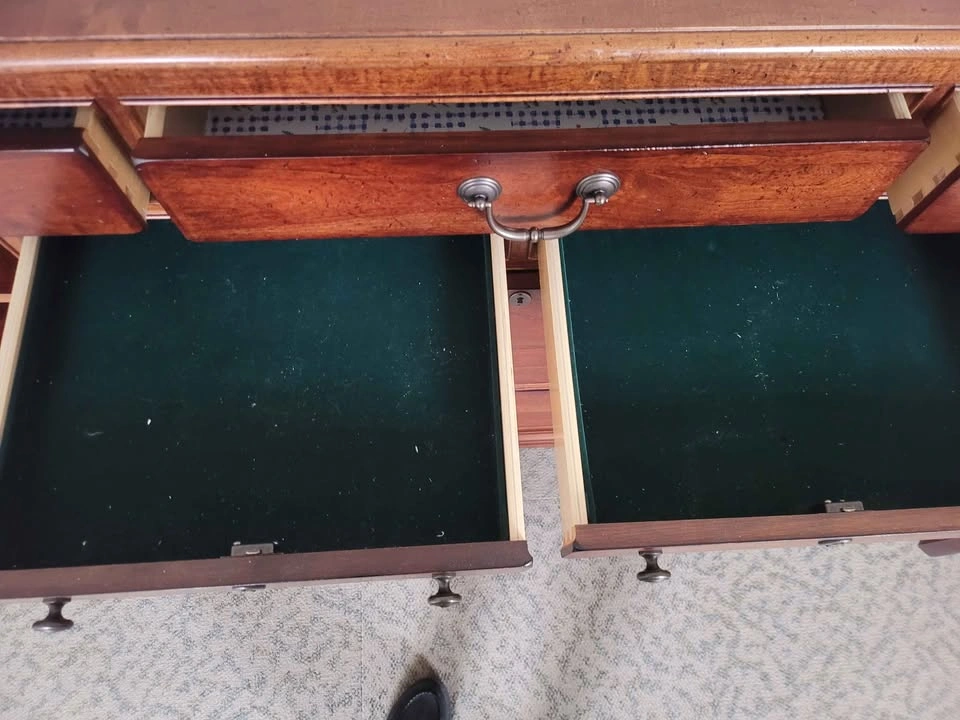 Large Stanley Dresser - Solid Wood, Lock & Key - photo 3