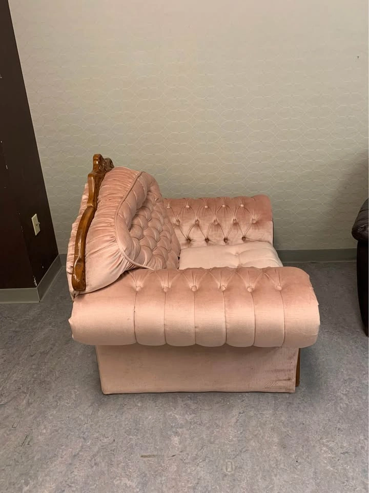 Vintage Pink Velvet Puffed Armchair w Carved Wood - photo 4