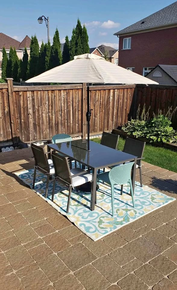 Outdoor Patio 4-Seater with Umbrella