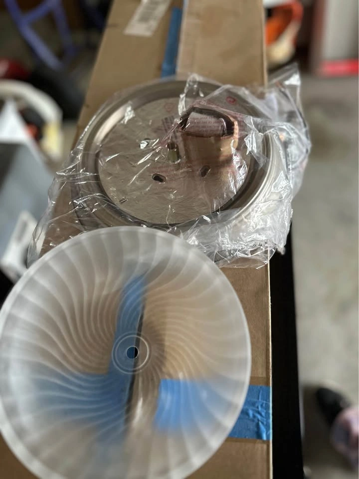 New Ceiling Light Frosted Swirl Glass Shade Metal Base - photo 2