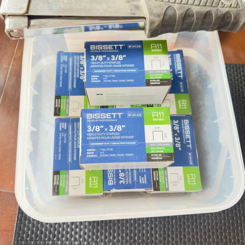 Bissett Heavy Duty Staples & Hammer Tacker - 8 Boxes - photo 2