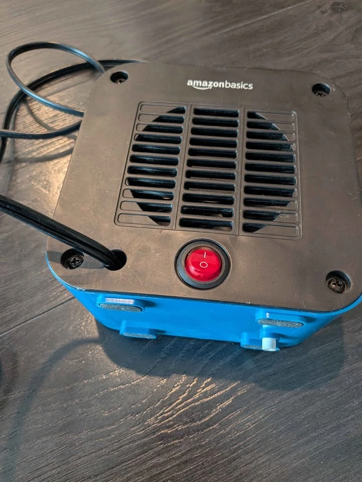 Amazon Basics 500-Watt Small Space Heater - photo 2