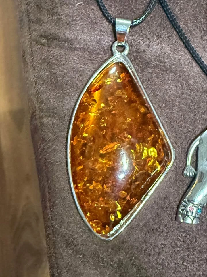 Costume Jewelry Pendants - photo 2