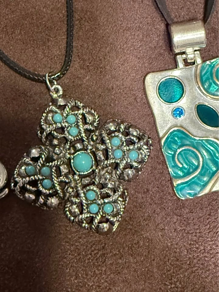 Costume Jewelry Pendants - photo 3