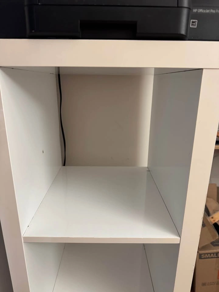 GOOD CONDITION - White 4-Tier Book shelf - photo 5