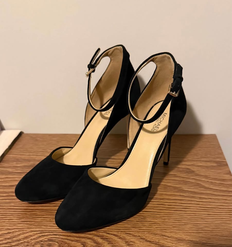 Michael Kors Georgia Heels - photo 2