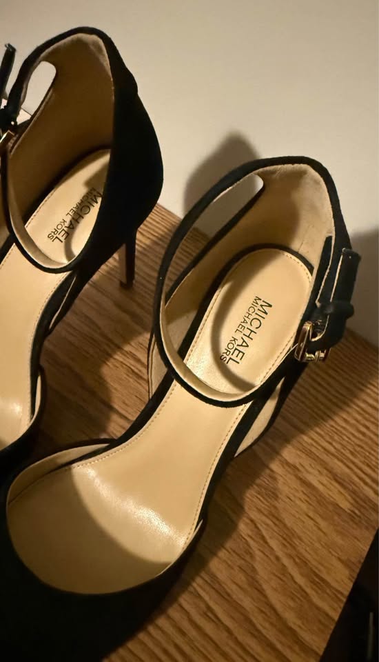 Michael Kors Georgia Heels - photo 5