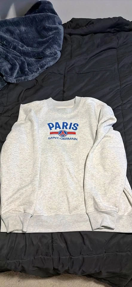Comfy Paris Saint-Germain Hollister Boxy Fit Sweater