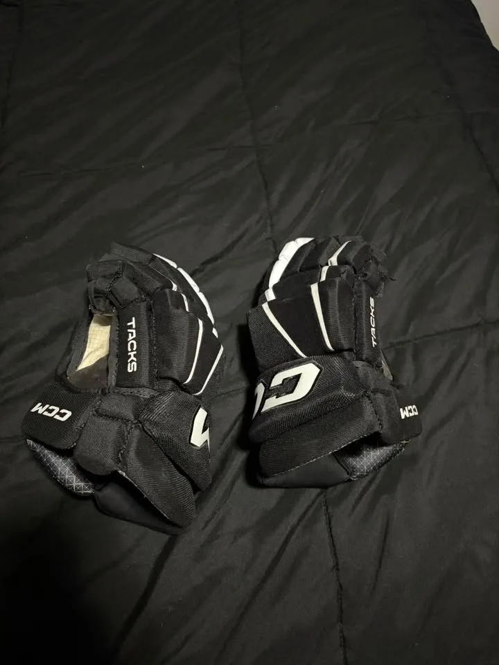 CCM Tacks 14 inch Hockey Gloves - photo 3