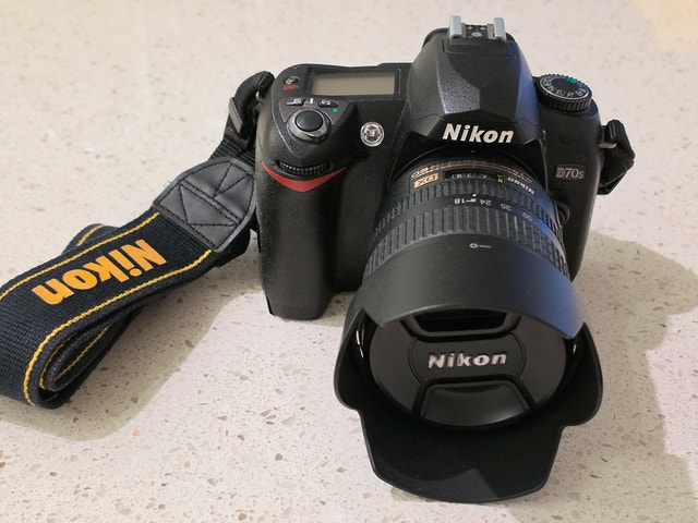 Nikon D70s DSLR Kit with 18-70mm Lens & SB-600 Flash - photo 3
