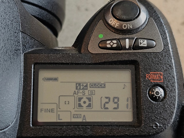 Nikon D70s DSLR Kit with 18-70mm Lens & SB-600 Flash - photo 5