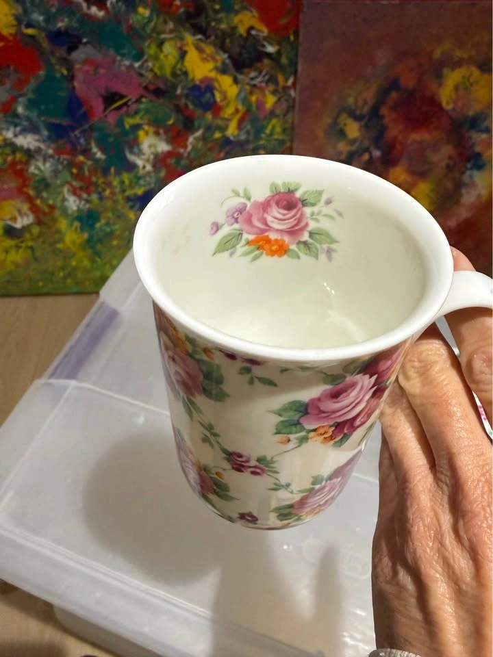 Roy Kirkham Fine Bone China Mugs – Romantic Rose Pattern (Set of - photo 3