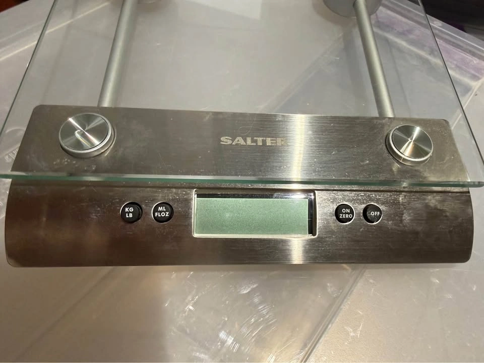 Salter Digital Kitchen Scale – Glass & Stainless Steel – 5kg Cap - photo 3