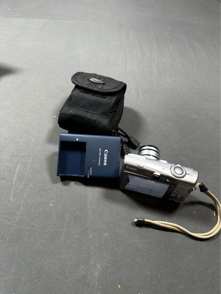 Canon PowerShot SD850 IS Digital ELPH Camera w Charger & Case - photo 2