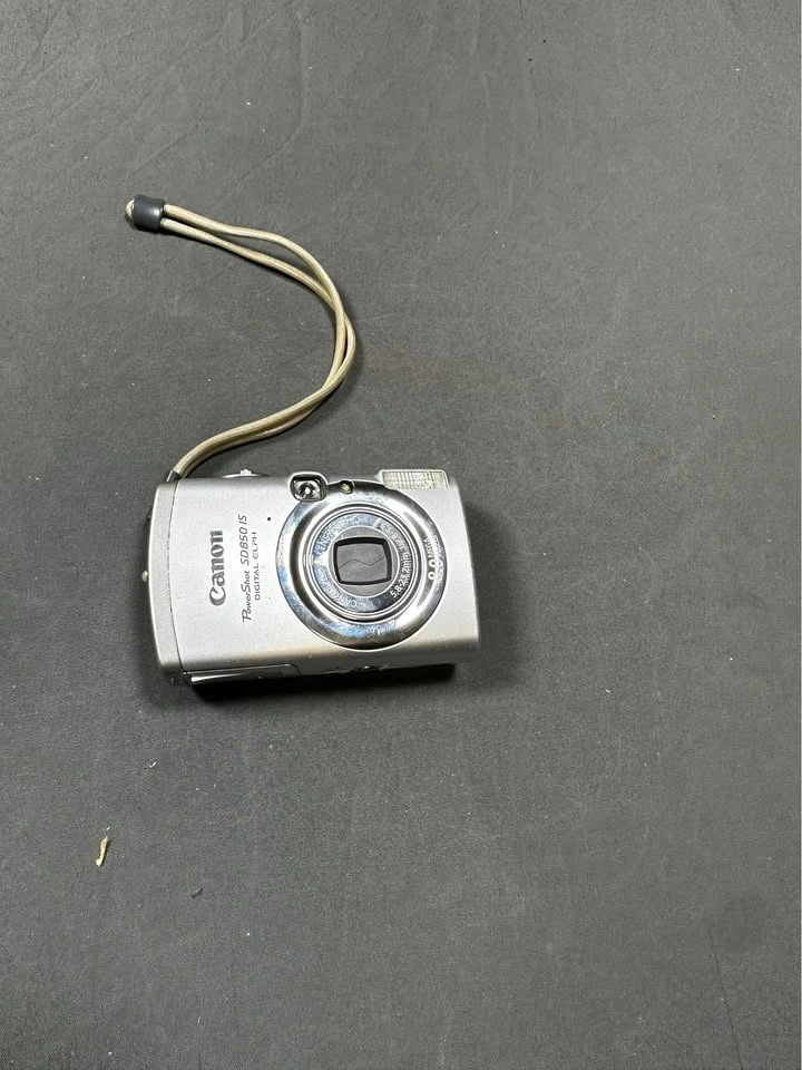 Canon PowerShot SD850 IS Digital ELPH Camera w Charger & Case - photo 4