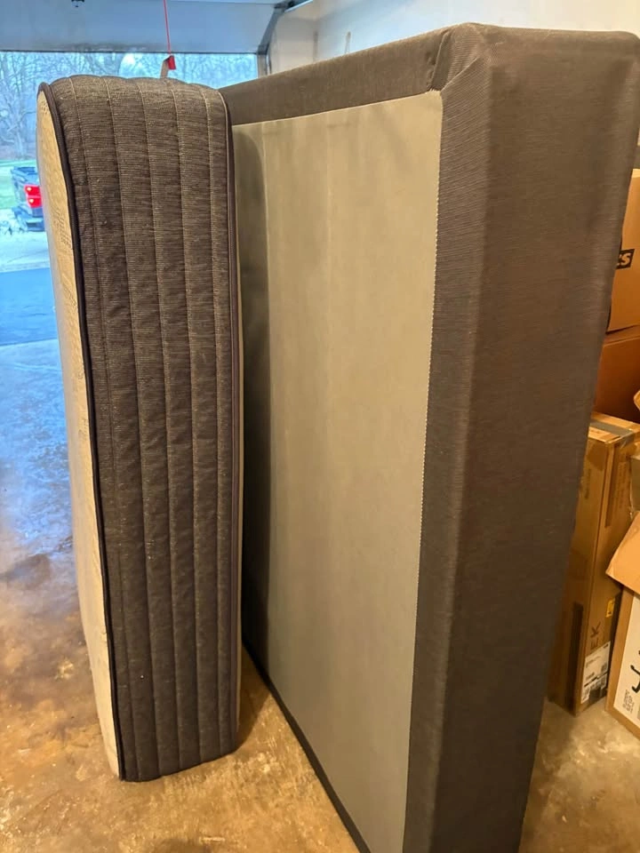 Queen Size Cool Touch Mattress & Box Spring Set - photo 2